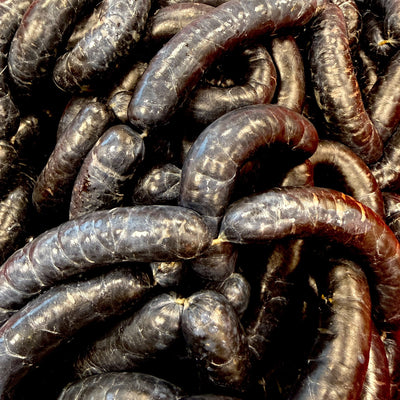 Halloween Horror Griller – schwarze Bratwürste der Metzgerei Holzapfel Mössingen